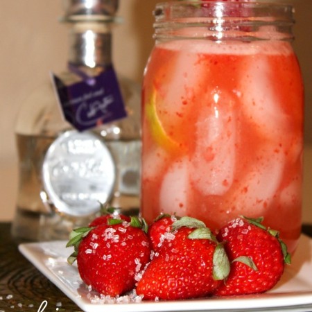 Skinny Strawberry Margarita for #NationalMargaritaDay
