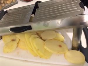 Cheesy Scalloped Potatoes for #SundaySupper