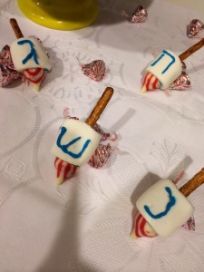 Marshmallow Dreidels for #Hanukkah