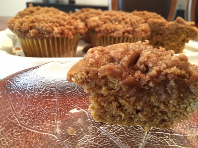 pumpkin coffeecake muffins