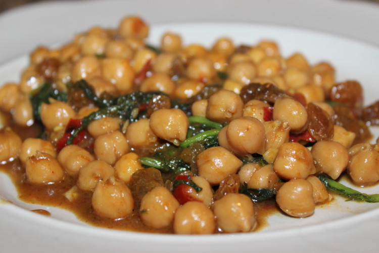 Curried Chickpeas Over Wilted Greens #WeekdaySupper