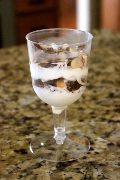 Layered SNICKERS® Almond Parfait #WhenImHungry #CollectiveBias #Ad