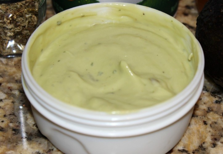 5 Ingredient Creamy Avocado Dressing #SundaySupper