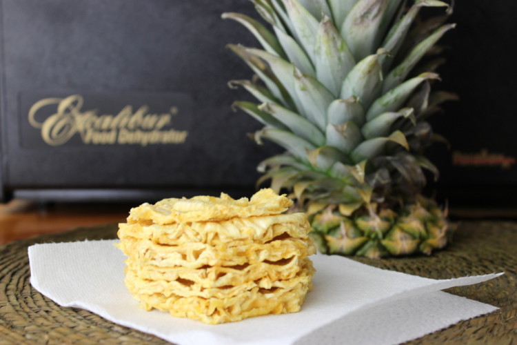 Saving Summer: Dried Pineapple #SundaySupper