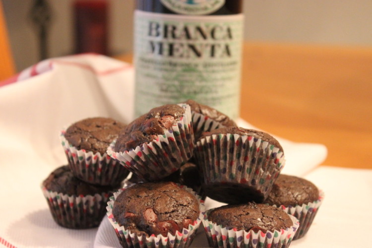 Dark Chocolate Mint Brownies #NationalBrownieDay #BrancamentaBrownies