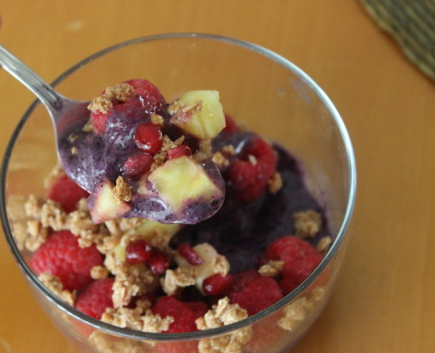 Power Berry Breakfast Bowl