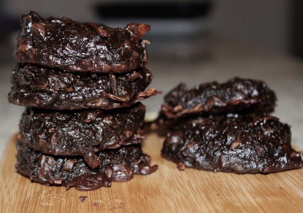 Healthy Flourless Chocolate-Coconut Avocado Cookies