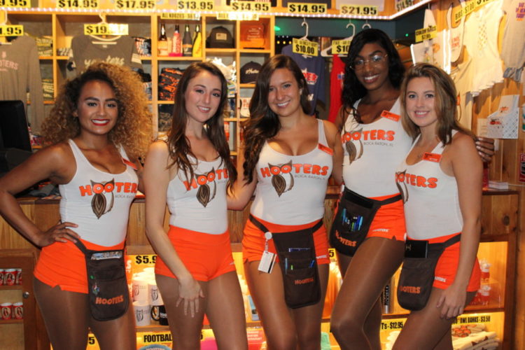 Hooters of Boca Raton, Hooters Girls