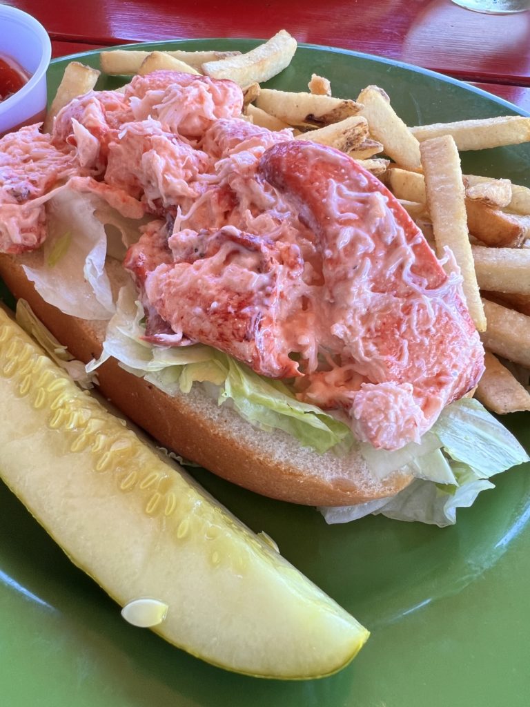 seadog-brewing-lobster-roll